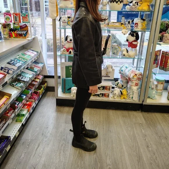 Leather jacket - Picture 2 of 8